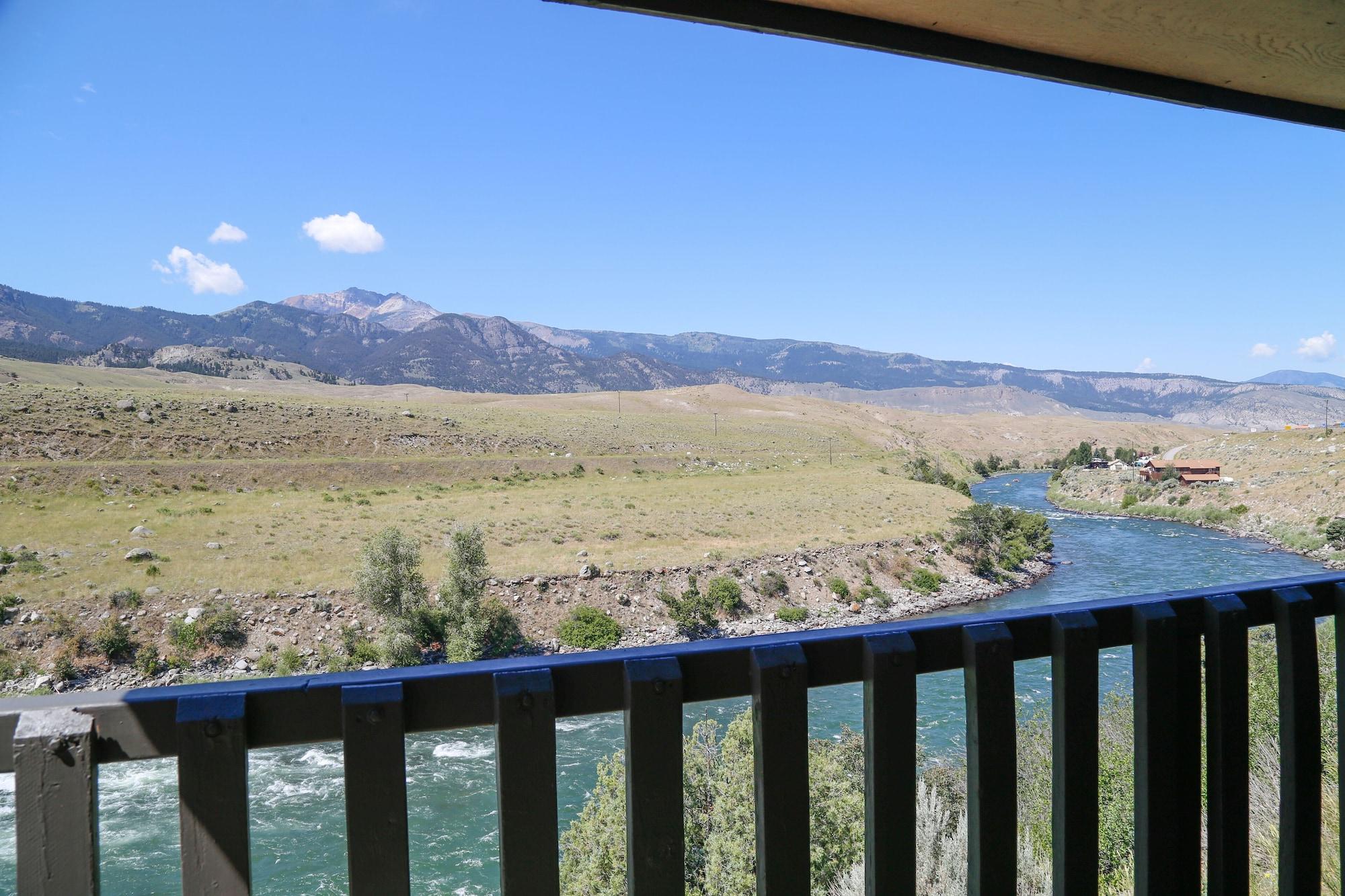 The Ridgeline Hotel At Yellowstone, Ascend Hotel Collection Gardiner Exterior foto